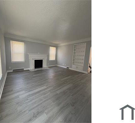 2nd image of 15766 Murray Hill St