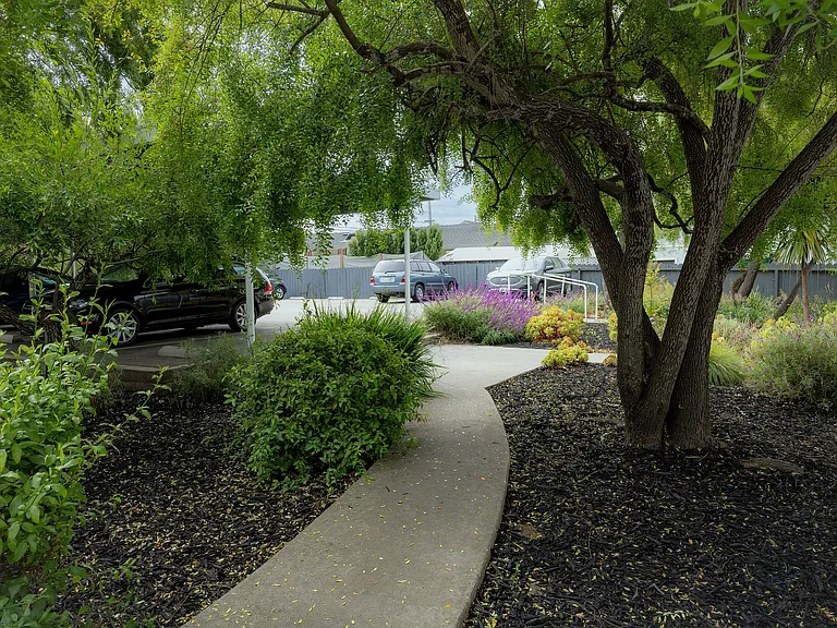 875 30th LANDSCAPING3