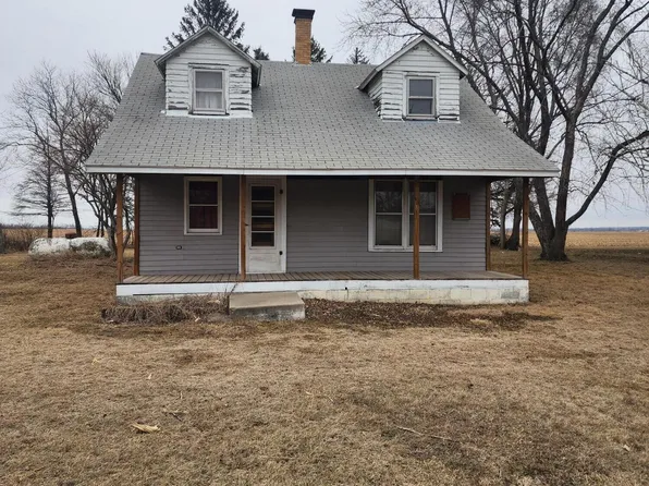 303 Cedar St, Mondamin, IA 51557