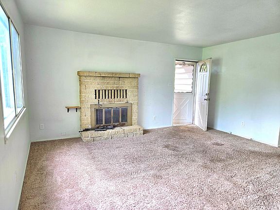 4th image of 121 Murphy St