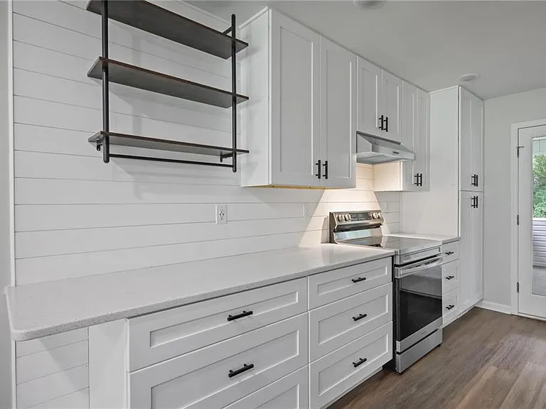 410 Hickory Walk — Photo 10