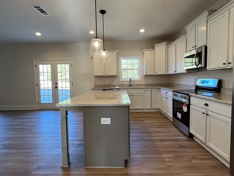 1525 Willow Creek Dr — Photo 9