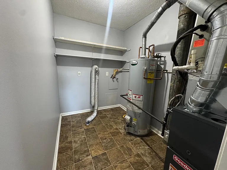 4401 Landside Dr — Photo 5