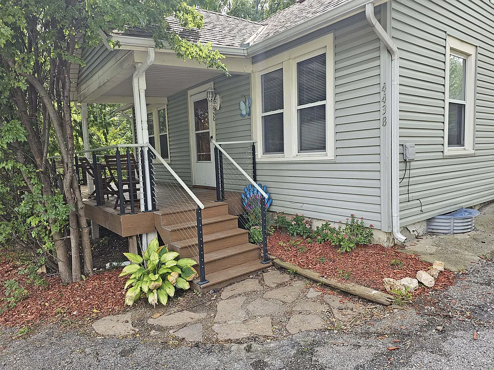 N. Corner Entrance Front