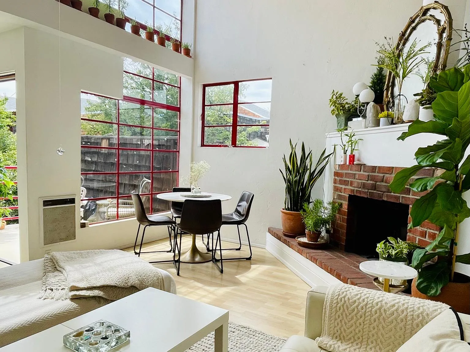 2 bed, 1.5 bath, 1014 sqft, $6,500 — Photo 3