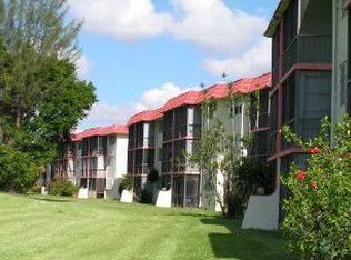 9520 S Hollybrook Lake Dr APT 103, Pembroke Pines, FL 33025