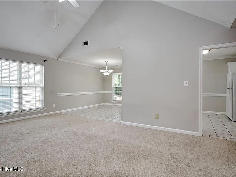 2040 Sylvan Lake Dr — Photo 2