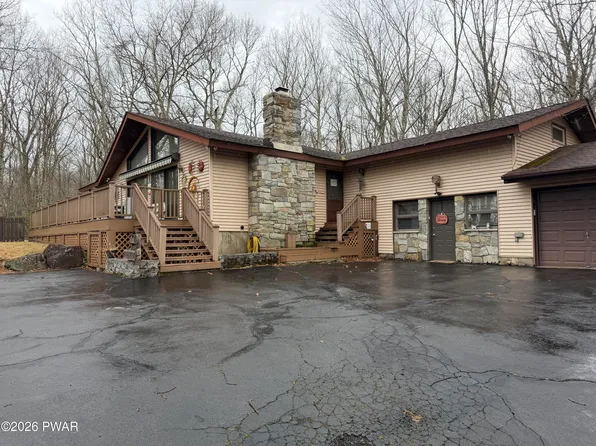 432 Maple Ridge Dr, Lords Valley, PA 18428