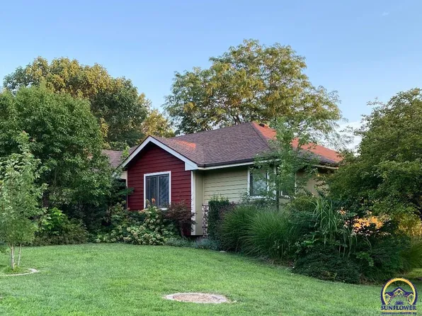 3025 SE Aquarius Dr, Topeka, KS 66605
