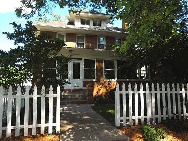 342 S 4th St photo 1