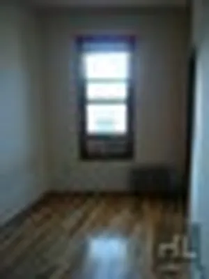 Rented by Park Property Advisors | media 12