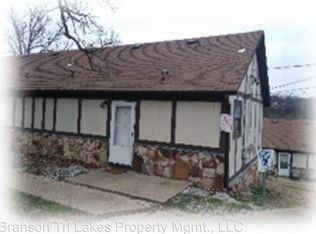 130 2nd St #I, Hollister, MO 65672