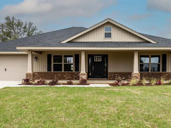 6246 Pineapple Dr, Milton, FL 32570