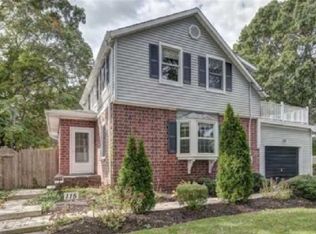 115 Masters Rd, Laurel, NY 11948