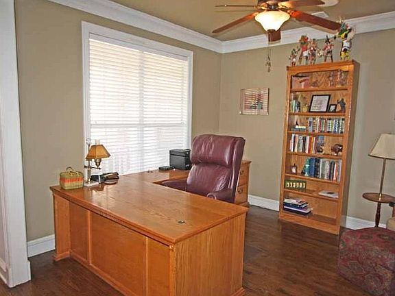 5th image of 3638 Oak Leaf Cir