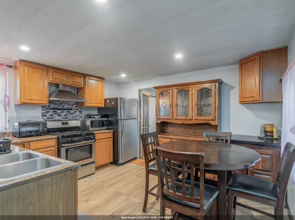 190 West 24th Street image 1 of 21