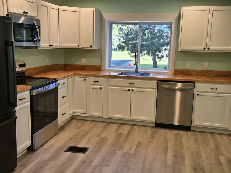 5 Fairview Ave #2 — Photo 4