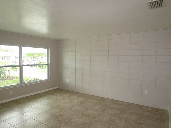 5th image of 417 Granada Blvd Unit 2