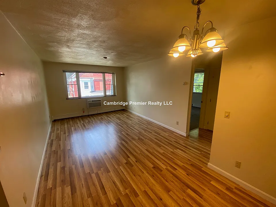 148 Sycamore St #8