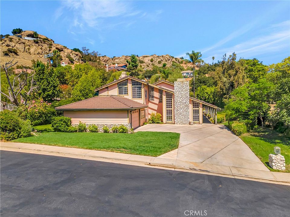 1st image of 23961 Eagle Mountain St