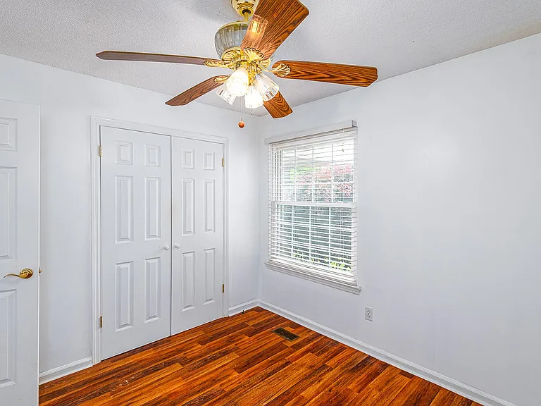 9422 Fuller Rd — Photo 16
