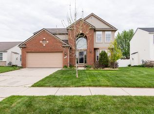 7460 Dover Dr, Ypsilanti, MI 48197