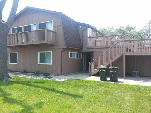 Back balcony and deck area