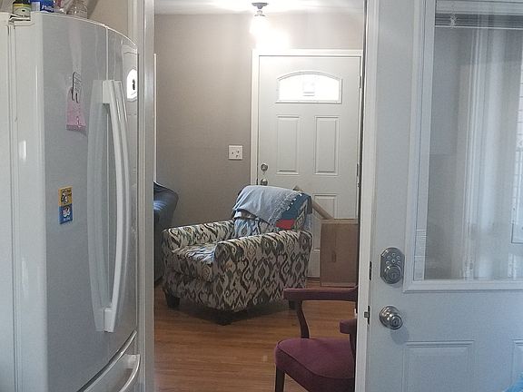 5th image of 131 Lorberta Ln