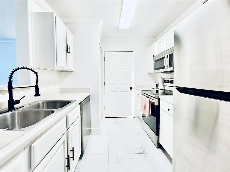 18111 Bridle Bit Ln — Photo 14