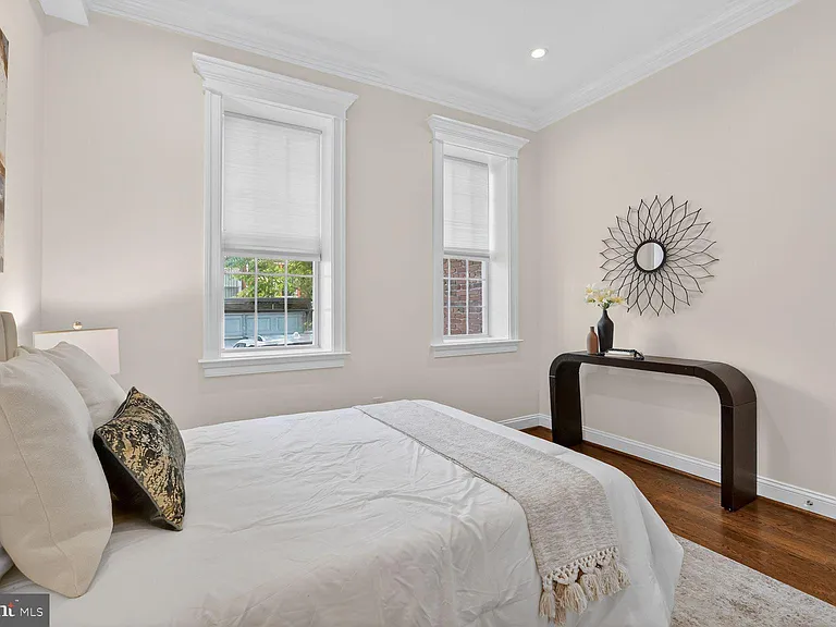 600 Harvard St NW #1 — Photo 9