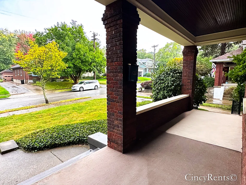 3 Bed 2 Bath apartment in desirable Hyde Park location at Hyde Park — Photo 2