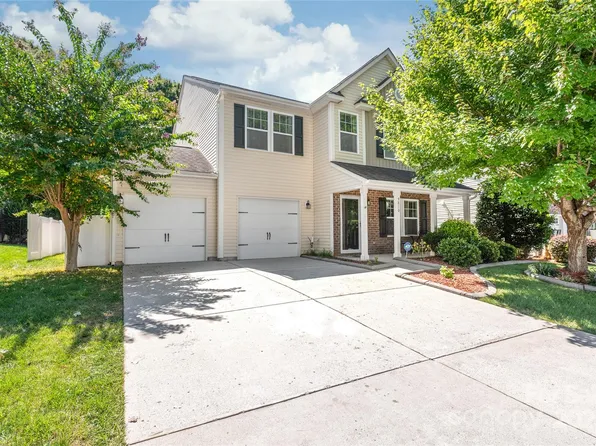 9810 Fernspray Rd, Charlotte, NC 28215