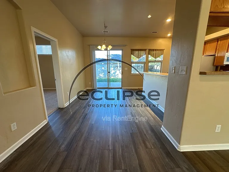 2508 Pierce Ave — Photo 4