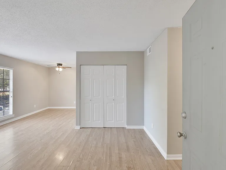 Baker Oaks Apartments — Photo 5