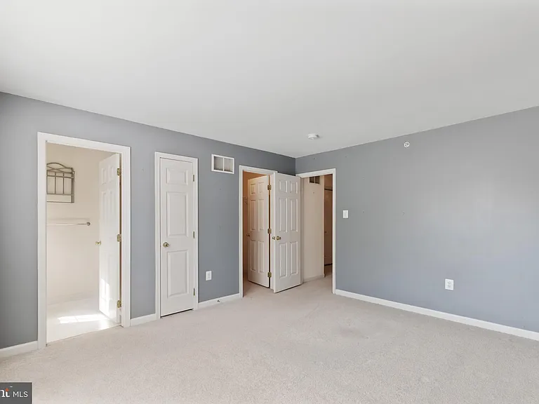 237 Jefferson Ave — Photo 18