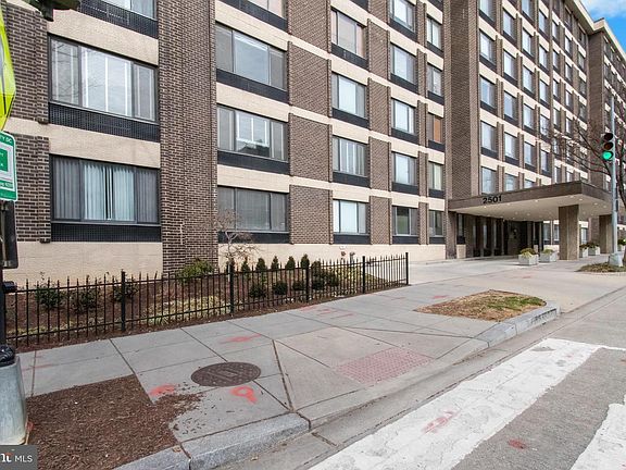2nd image of 2501 Calvert St NW APT 708