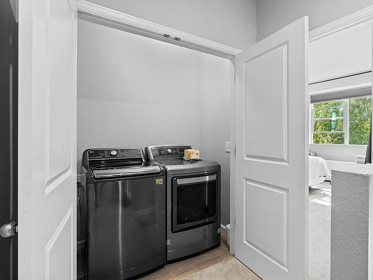 1144 Oak Cir — Photo 24