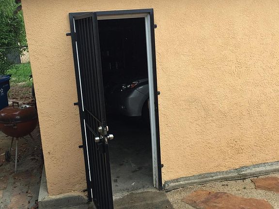 4th image of 519 S Tamarind Ave