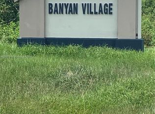 122 Carousel Ave, Labelle, FL 33935