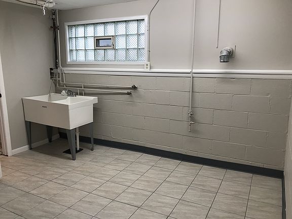 Huge tiled laundry!