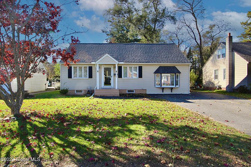 2nd image of 1037 McKinley Avenue