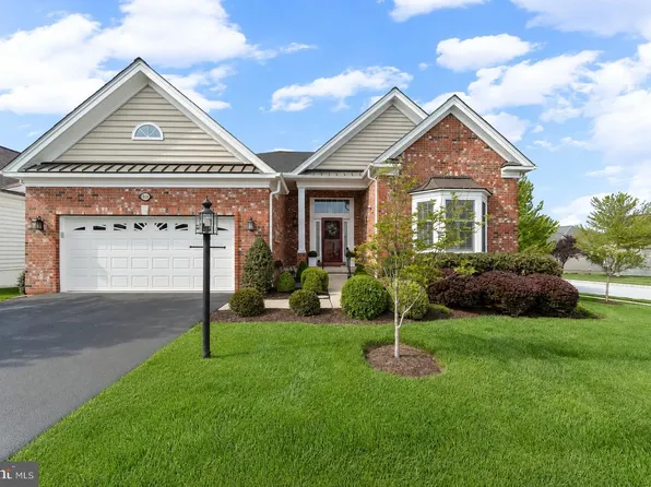818 Woods End Ct, Collegeville, PA 19426
