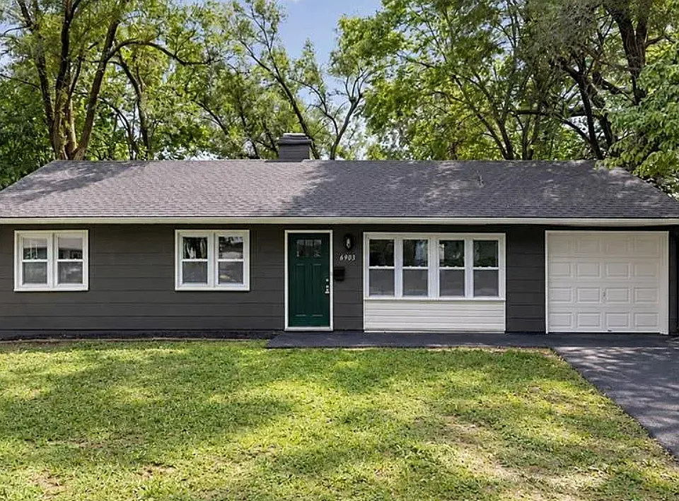 6903 E 114th Ter