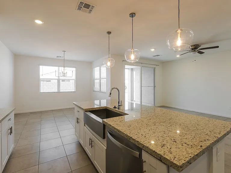24477 W Grove St — Photo 8