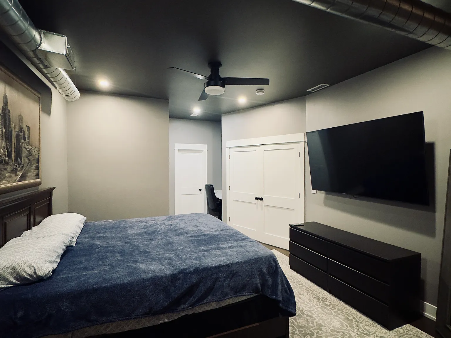 Douglas Park Apartments — Photo 3