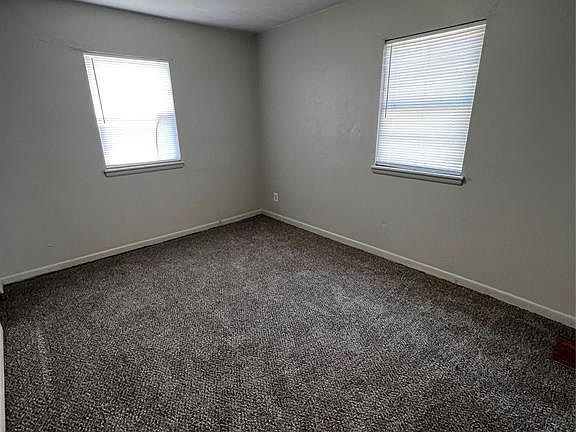 3rd image of 932 SW 57th St