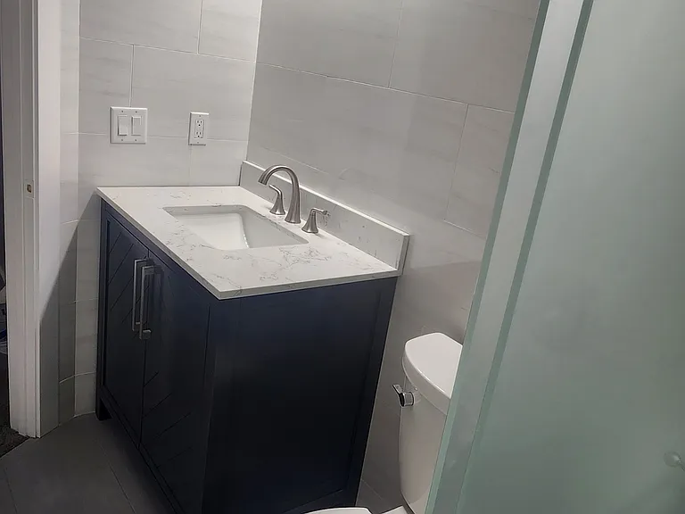 803 Surrey Ln — Photo 6