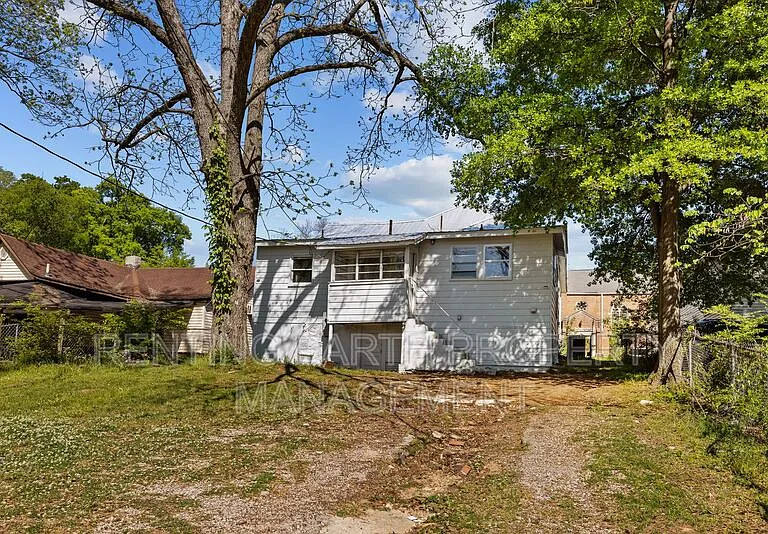 2028 Avenue V — Photo 6