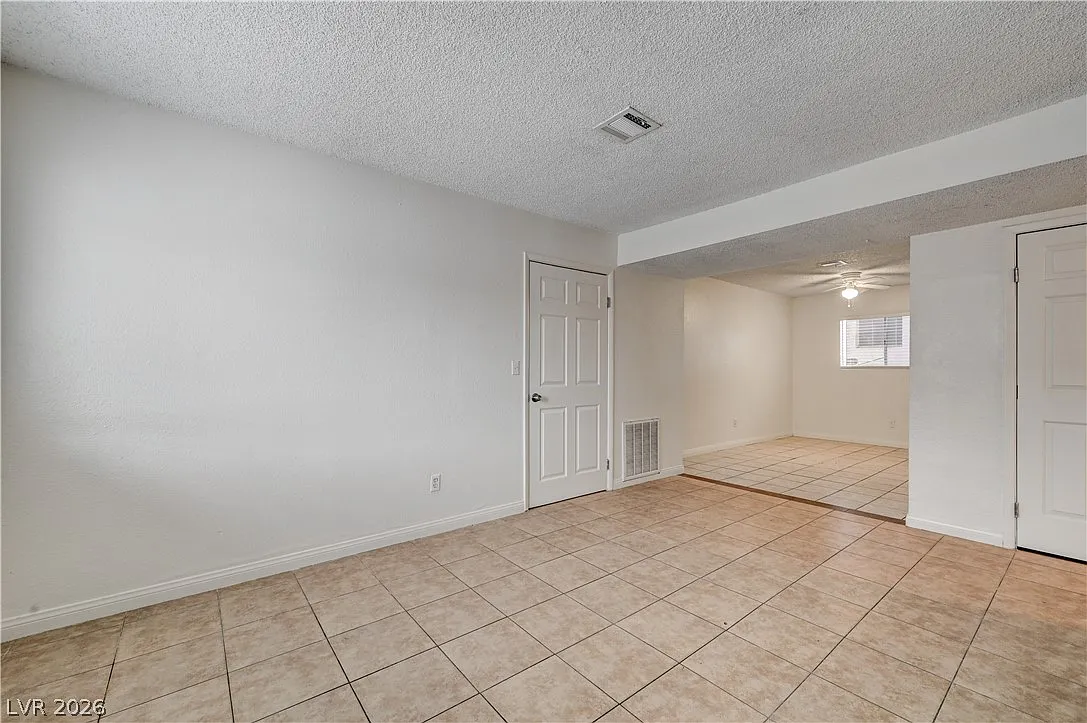 2 bed, 2.0 bath, 3900 sqft, $1,250 — Photo 2