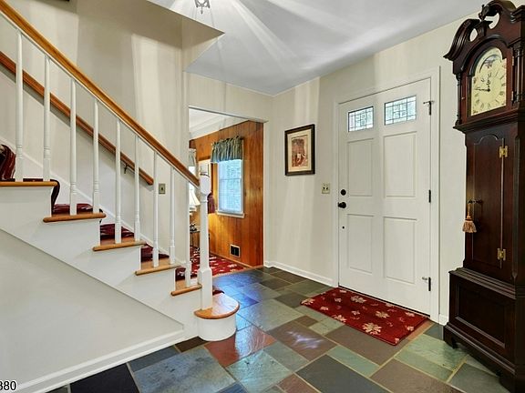 5th image of 8 High Ridge Rd
